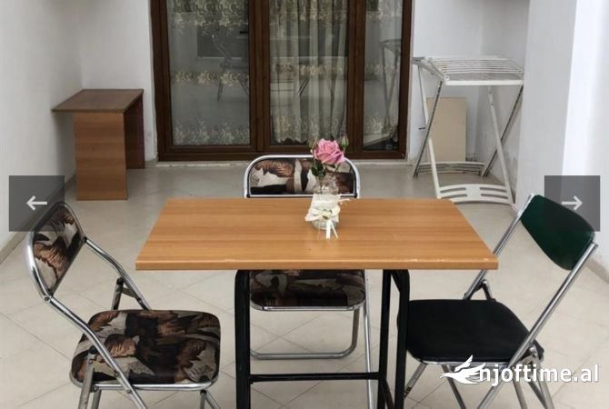 Shtepi ne shitje Apartament ne Tirane, 1+1, Mobilimi Pjeserisht e mobiluar, Pagesa 79,000  Euro.