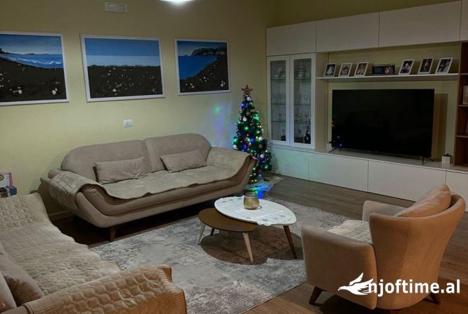 Shtepi me qera 2+1 ne Tirane - 700 Euro