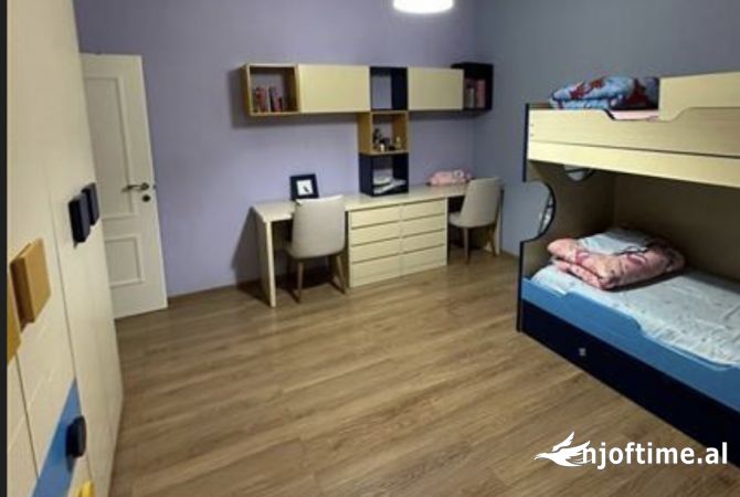 Shtepi me qera Shtepi Private ne Tirane, 2+1, Mobilimi E mobiluar, Pagesa 700  Euro.
