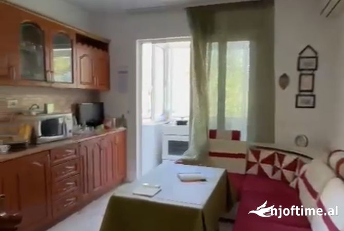 Shtepi me qera Apartament ne Tirane, 2+1, Mobilimi E mobiluar, Pagesa 500  Euro.