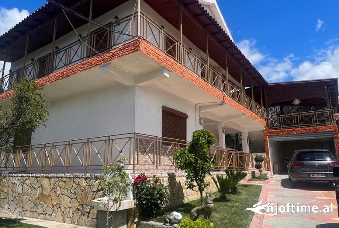 Shtepi ne shitje Vila Luksoze ne Tirane, 6+1, Mobilimi E mobiluar, Pagesa 230,000  Euro.