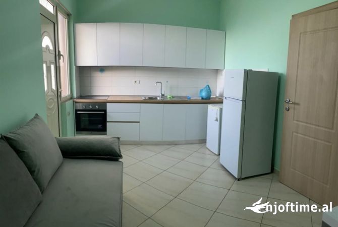Shtepi me qera 2+1 ne Tirane - 400 Euro