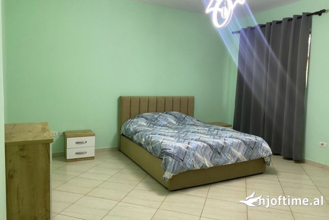Shtepi me qera 2+1 ne Tirane - 400 Euro