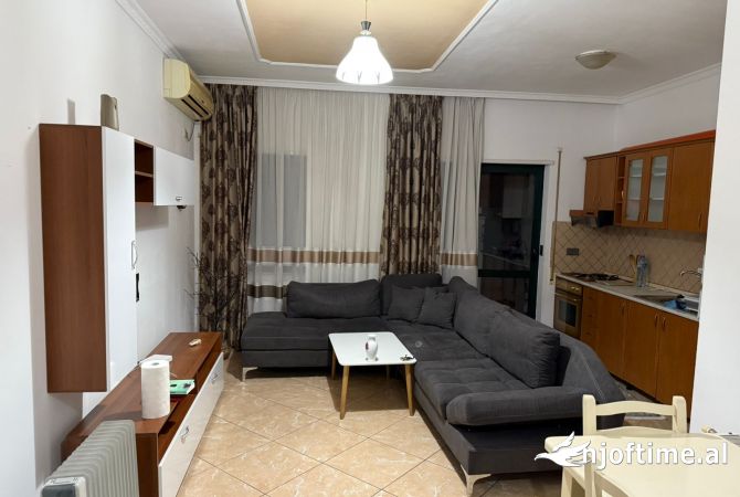 Shtepi me qera 2+1 ne Tirane - 600 Euro