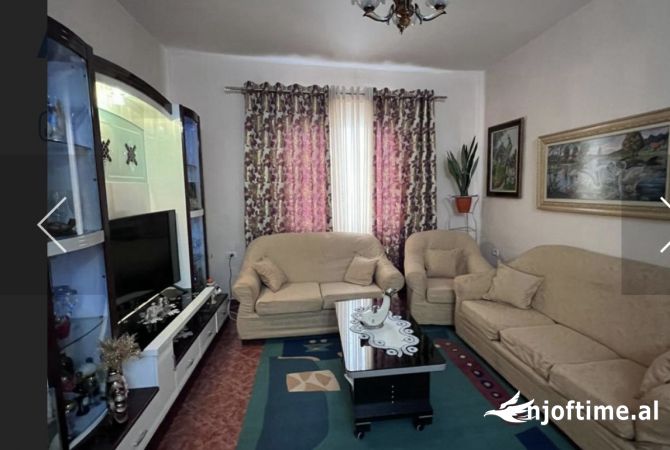 Shtepi me qera 2+1 ne Tirane - 450 Euro