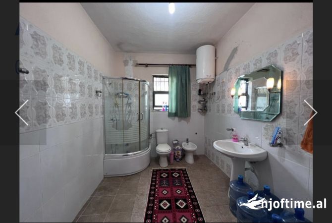 Shtepi me qera Shtepi Private ne Tirane, 2+1, Mobilimi E mobiluar, Pagesa 450  Euro.