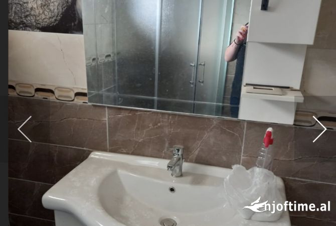 Shtepi me qera Shtepi Private ne Tirane, 2+1, Mobilimi Pjeserisht e mobiluar, Pagesa 300  Euro.