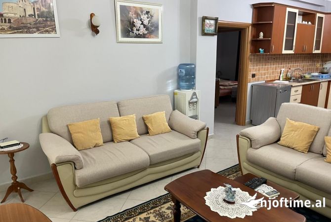 Shtepi me qera 2+1 ne Tirane - 550 Euro