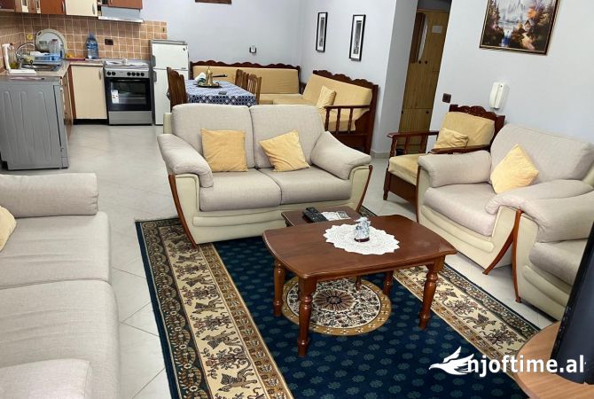 Apartament 2+1 me Qera Rr.Kavajes