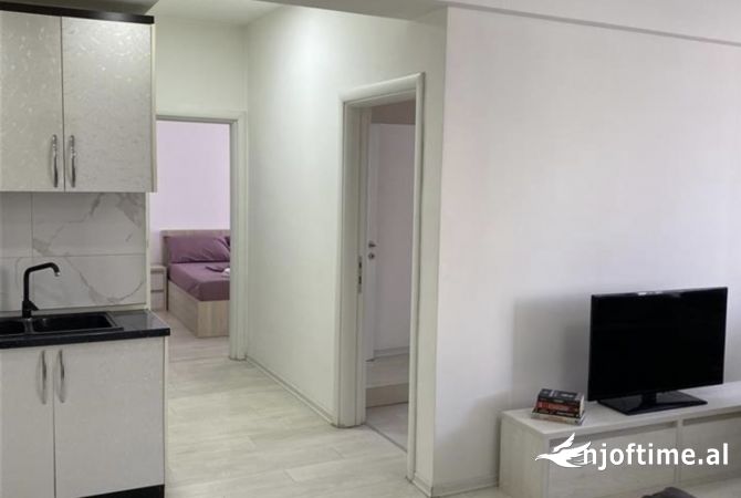 Shtepi me qera Apartament ne Tirane, 2+1, Mobilimi E mobiluar, Pagesa 520  Euro.