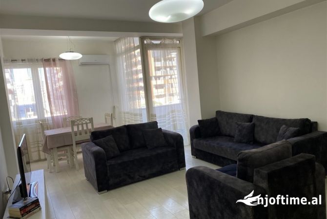 Shtepi me qera Apartament ne Tirane, 2+1, Mobilimi E mobiluar, Pagesa 520  Euro.