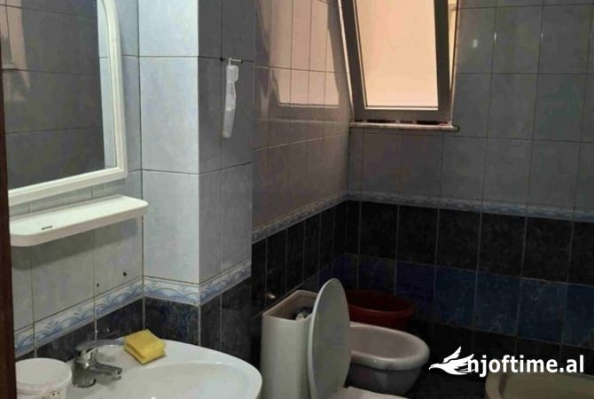 Shtepi me qera Apartament ne Tirane, 1+1, Mobilimi E mobiluar, Pagesa 300  Euro.