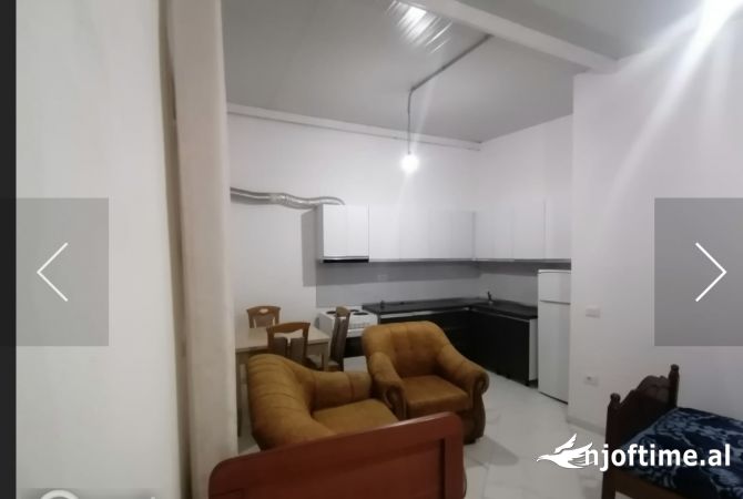 Shtepi me qera 2+1 ne Tirane - 300 Euro