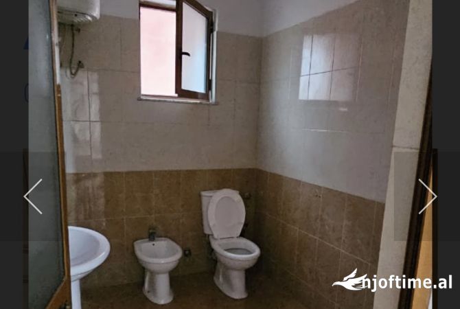 Shtepi me qera Shtepi Private ne Tirane, 2+1, Mobilimi E mobiluar, Pagesa 450  Euro.