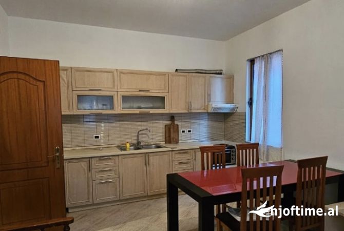 Shtepi me qera 1+1 ne Tirane - 450 Euro