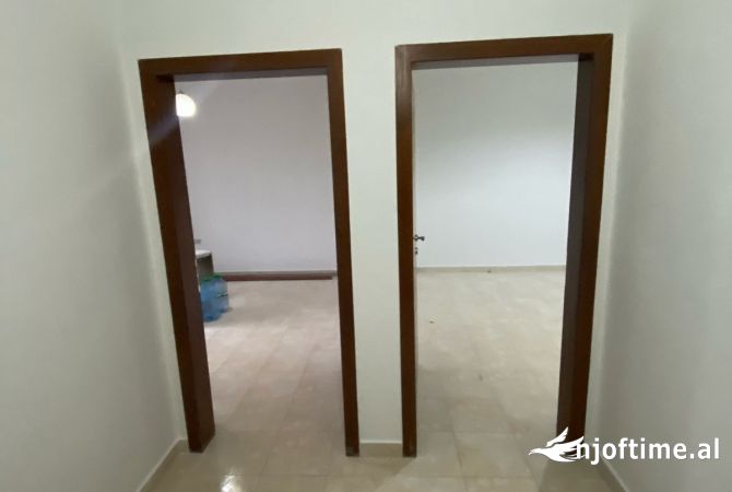 Shtepi ne shitje Apartament ne Tirane, 1+1, Mobilimi E mobiluar, Pagesa 103,000  Euro.