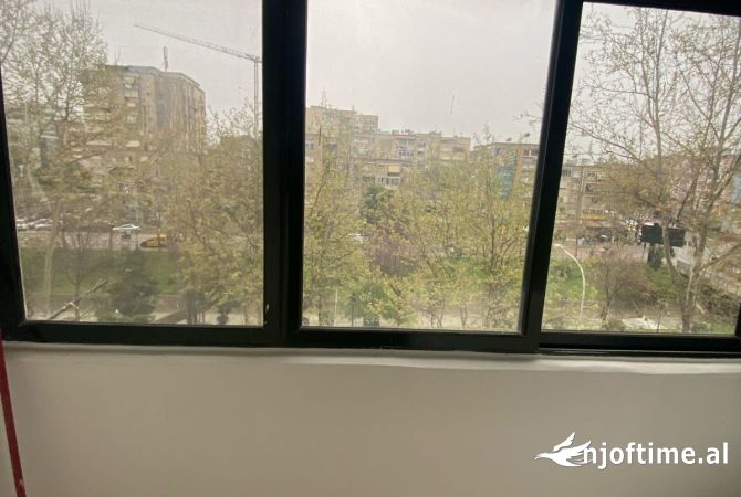 Shtepi ne shitje Apartament ne Tirane, 1+1, Mobilimi E mobiluar, Pagesa 103,000  Euro.
