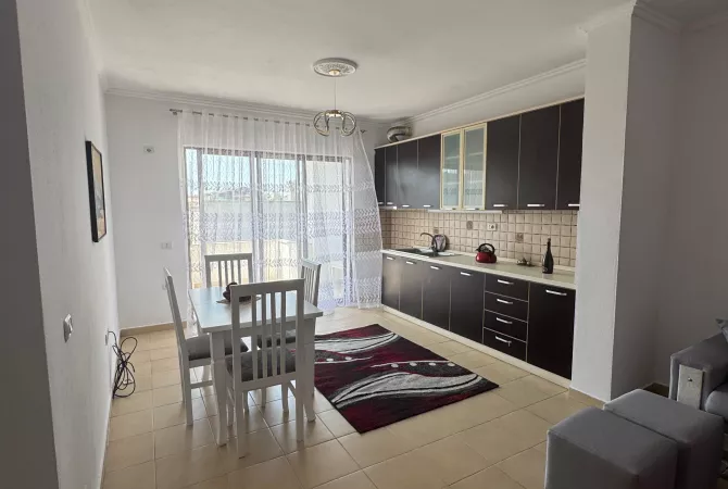Shtepi ne shitje Apartament ne Tirane, 2+1, Mobilimi E mobiluar, Pagesa 129,000  Euro.