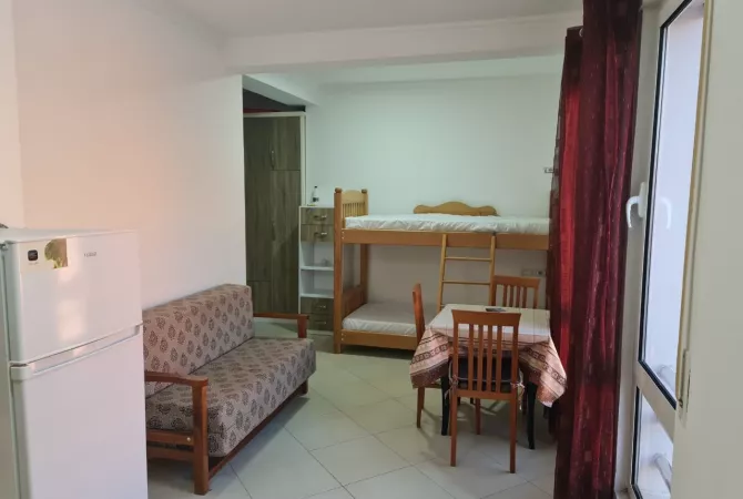 Shtepi me qera Apartament ne Tirane, Garsoniere, Mobilimi E mobiluar, Pagesa 380  Euro.