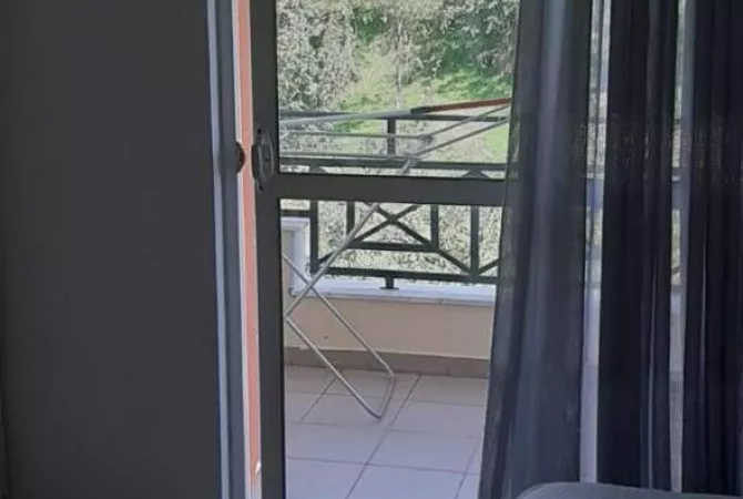 Shtepi me qera Apartament ne Tirane, 2+1, Mobilimi E mobiluar, Pagesa 500  Euro.