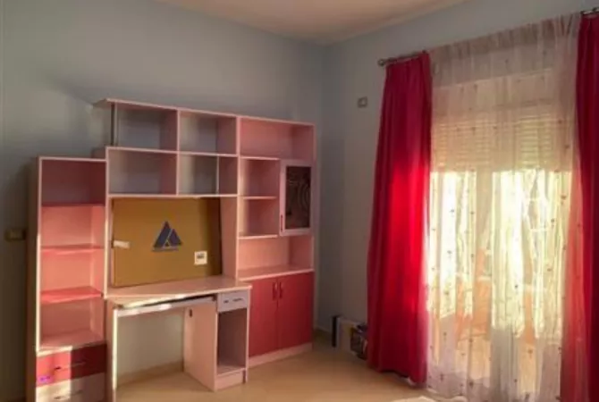Shtepi me qera 2+1 ne Tirane - 400 Euro