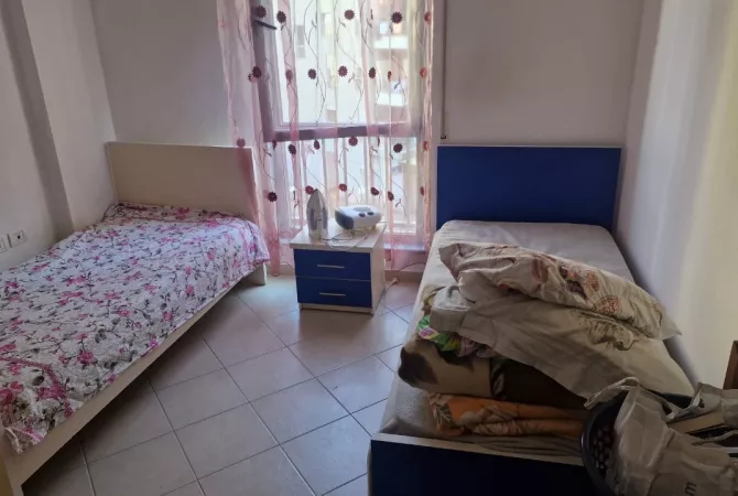 Shtepi me qera Apartament ne Tirane, 2+1, Mobilimi E mobiluar, Pagesa 550  Euro.