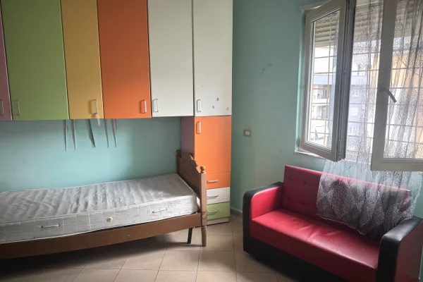 Shtepi me qera 2+1 ne Tirane - 400 Euro