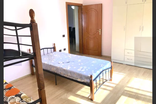 Shtepi me qera 2+1 ne Tirane - 370 Euro