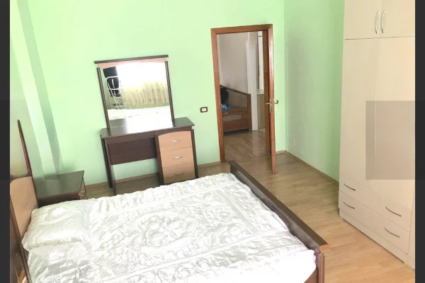 Shtepi me qera 2+1 ne Tirane - 370 Euro