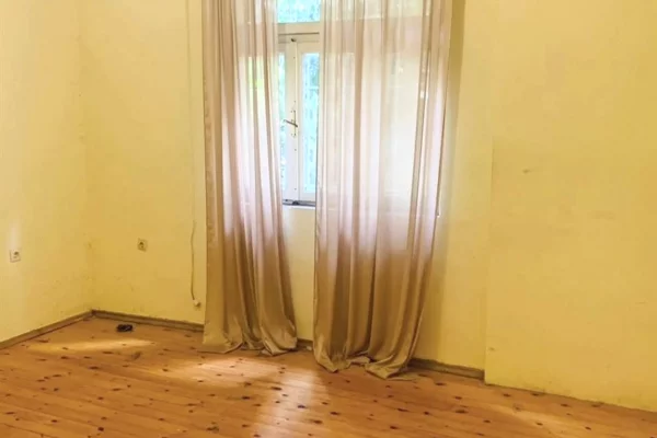 Shtepi me qera 2+1 ne Tirane - 600 Euro