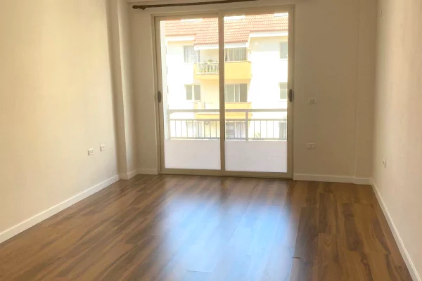 Shtepi ne shitje Apartament ne Tirane, 1+1, Mobilimi Bosh, pa mobiluar, Pagesa 84,000  Euro.