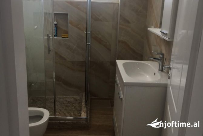 Shtepi me qera Apartament ne Tirane, 1+1, Mobilimi E mobiluar, Pagesa 500  Euro.