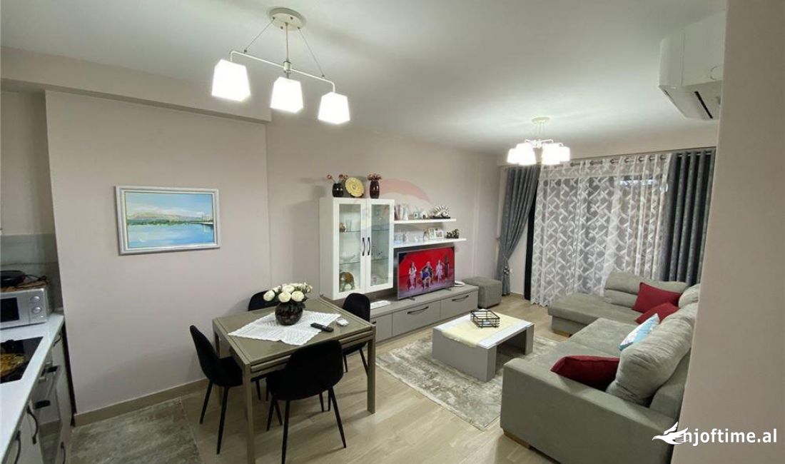 Shtepi me qera Apartament ne Tirane, 2+1, Mobilimi E mobiluar, Pagesa 650  Euro.