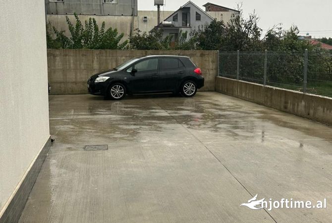 Shtepi me qera 2+1 ne Tirane - 700 Euro