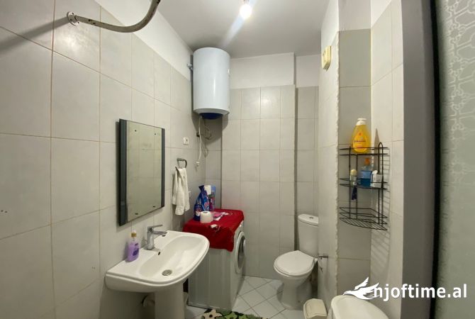 Shtepi me qera Apartament ne Tirane, 1+1, Mobilimi E mobiluar, Pagesa 300  Euro.