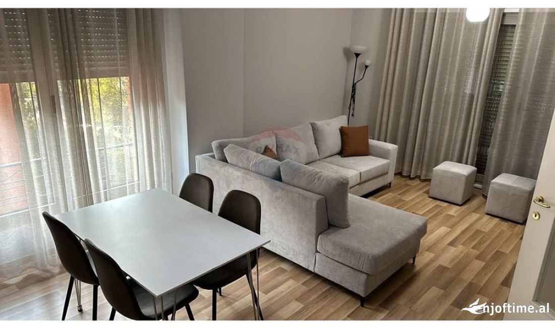 Shtepi me qera Apartament ne Tirane, 2+1, Mobilimi E mobiluar, Pagesa 800  Euro.