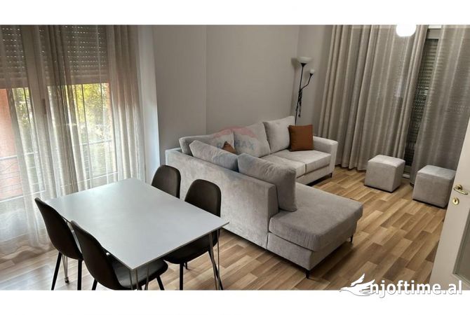 Shtepi me qera 2+1 ne Tirane - 800 Euro