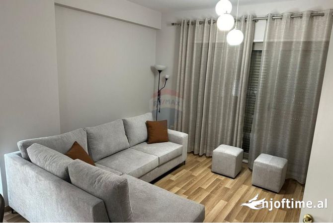 Shtepi me qera Apartament ne Tirane, 2+1, Mobilimi E mobiluar, Pagesa 800  Euro.