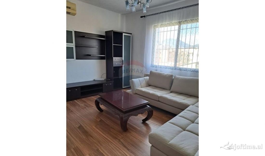 Shtepi me qera Apartament ne Tirane, 2+1, Mobilimi E mobiluar, Pagesa 450  Euro.
