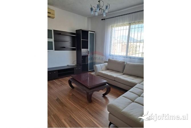 Shtepi me qera 2+1 ne Tirane - 450 Euro