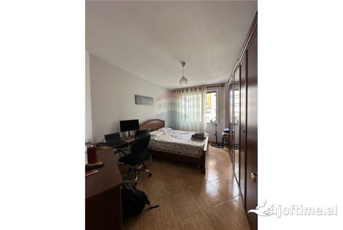 Shtepi me qera 2+1 ne Tirane - 700 Euro