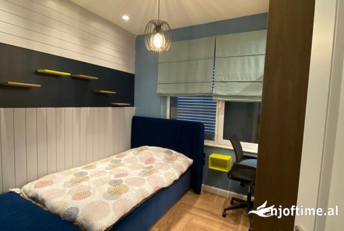 Shtepi me qera Vila Luksoze ne Tirane, 5+1, Mobilimi E mobiluar, Pagesa 2,200  Euro.