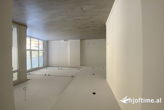 Ambient biznesi me qera 3+1 ne Tirane - 950 Euro