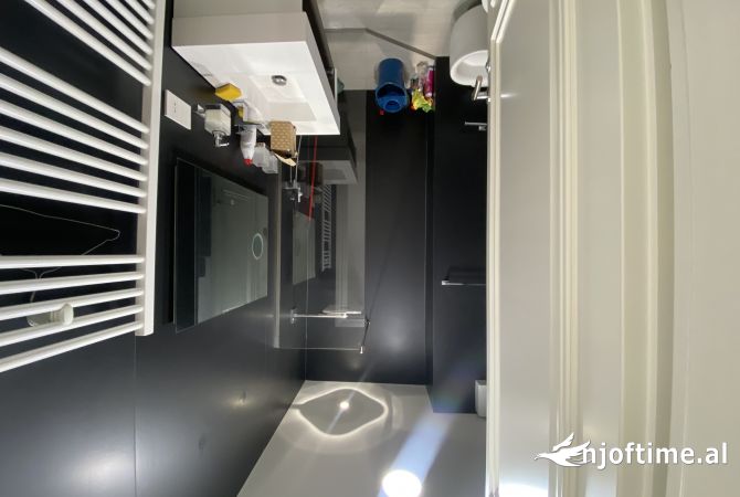 Ambient biznesi me qera 3+1 ne Tirane - 950 Euro