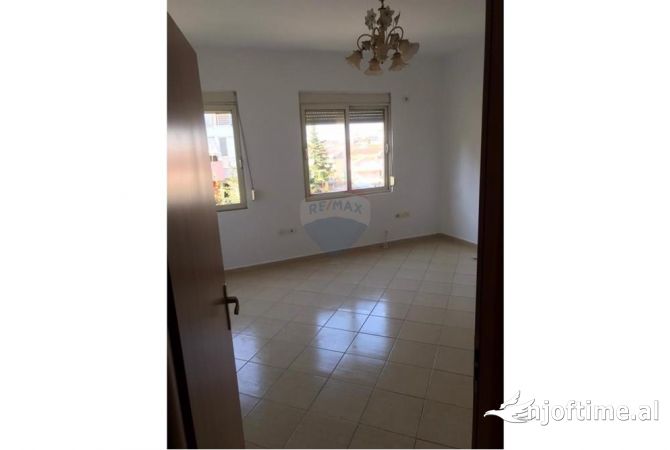Shtepi me qera 2+1 ne Tirane - 600 Euro