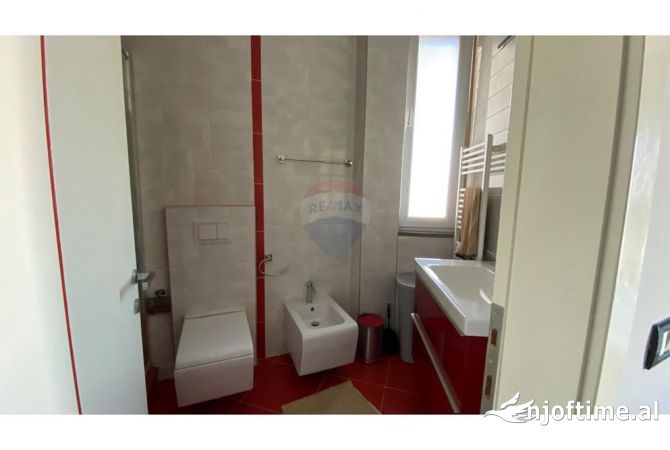 Shtepi me qera Apartament ne Tirane, 2+1, Mobilimi E mobiluar, Pagesa 800  Euro.