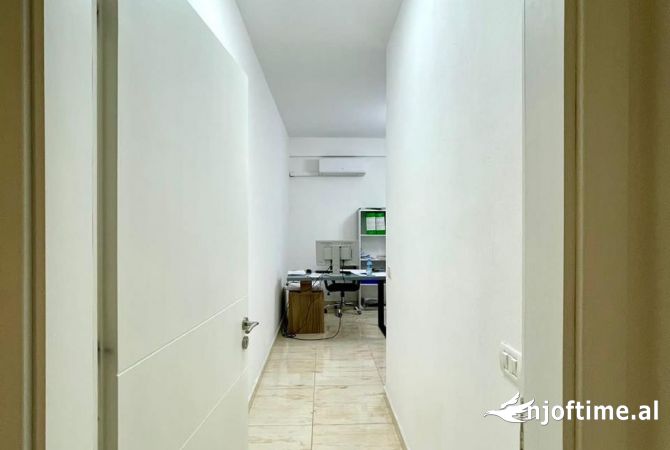 Ambient biznesi me qera 3+1 ne Tirane - 650 Euro