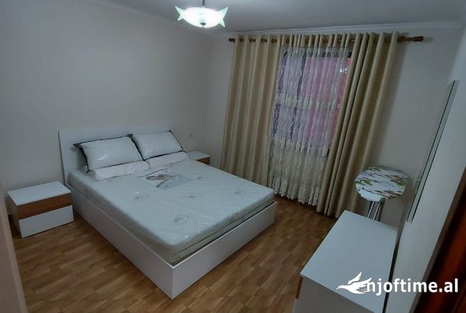 Shtepi me qera 2+1 ne Tirane - 400 Euro