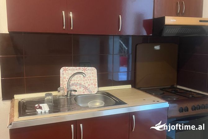 Shtepi me qera Garsoniere ne Tirane - 300 Euro