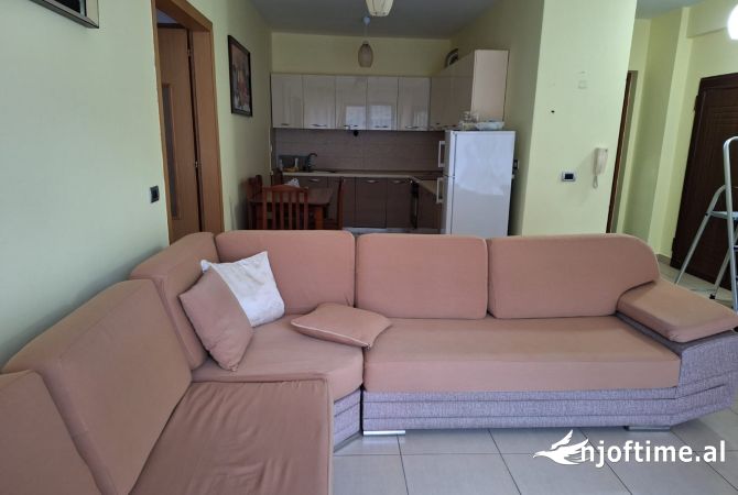 Shtepi me qera 3+1 ne Tirane - 420 Euro